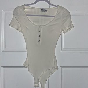 NWOT Princess Polly bodysuit